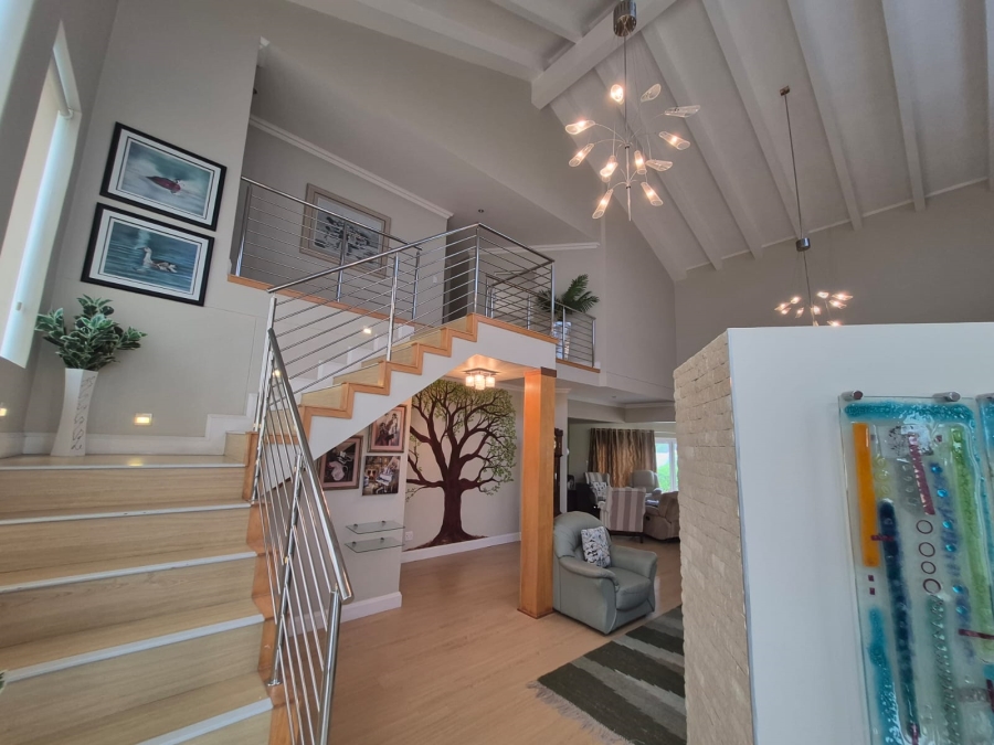 3 Bedroom Property for Sale in Boggomsbaai Western Cape